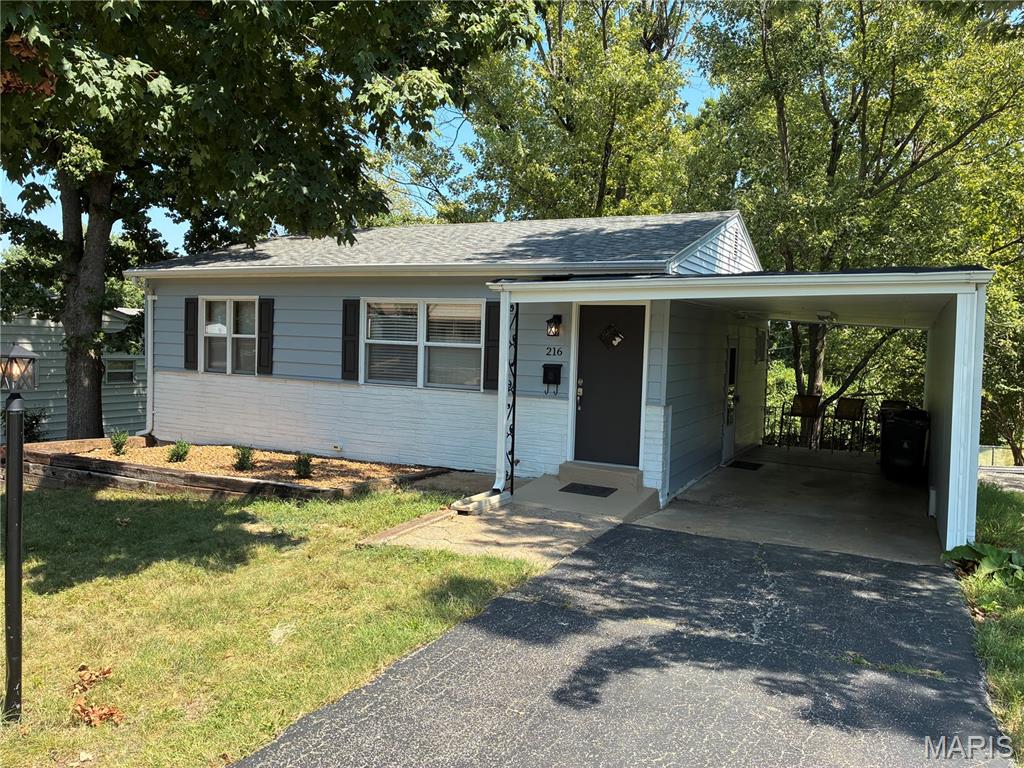 216 Solley Drive Property Photo 1