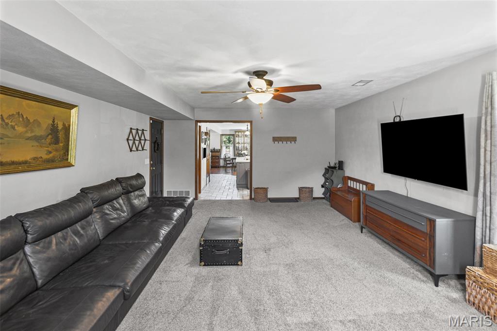 404 Hunters Glen Property Photo 27