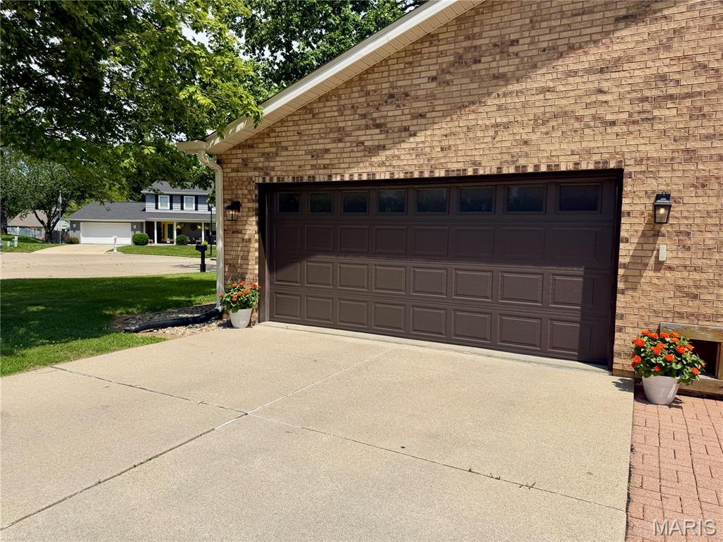 404 Hunters Glen Property Photo 44