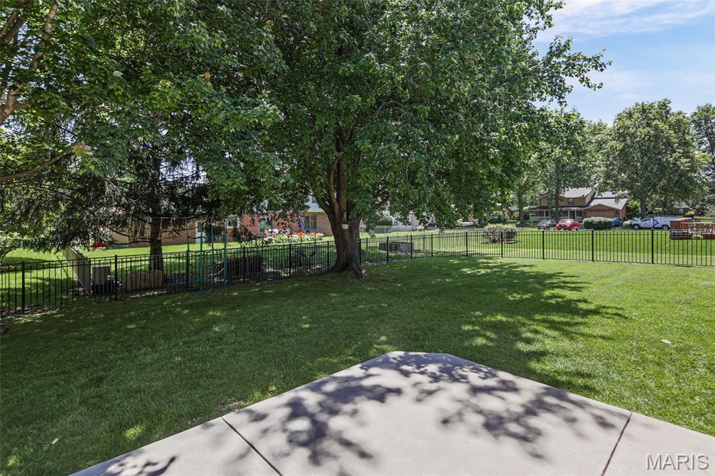 404 Hunters Glen Property Photo 45