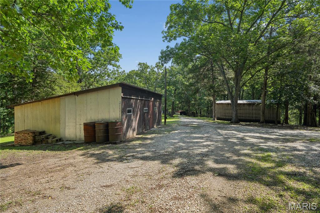 7957 County Line Road Property Photo 3