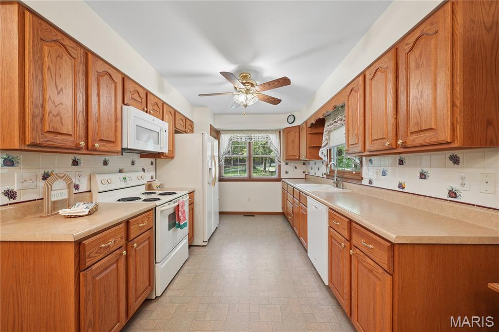 7957 County Line Road Property Photo 12
