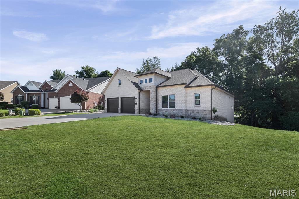 249 Fountain Drive Property Photo 3