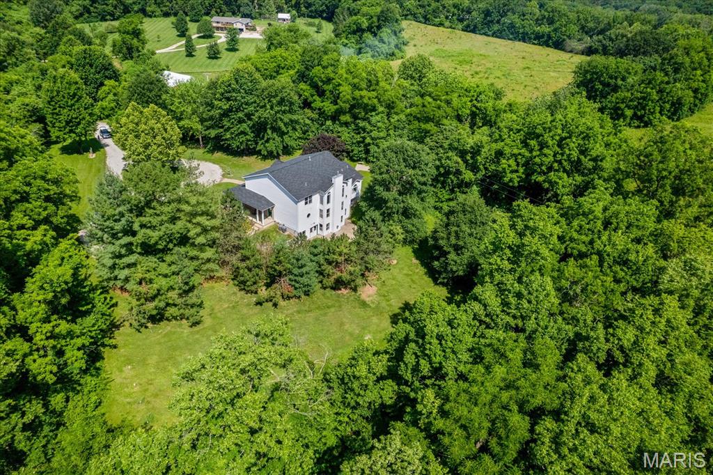 4 Hahn Estate Road Property Photo 5