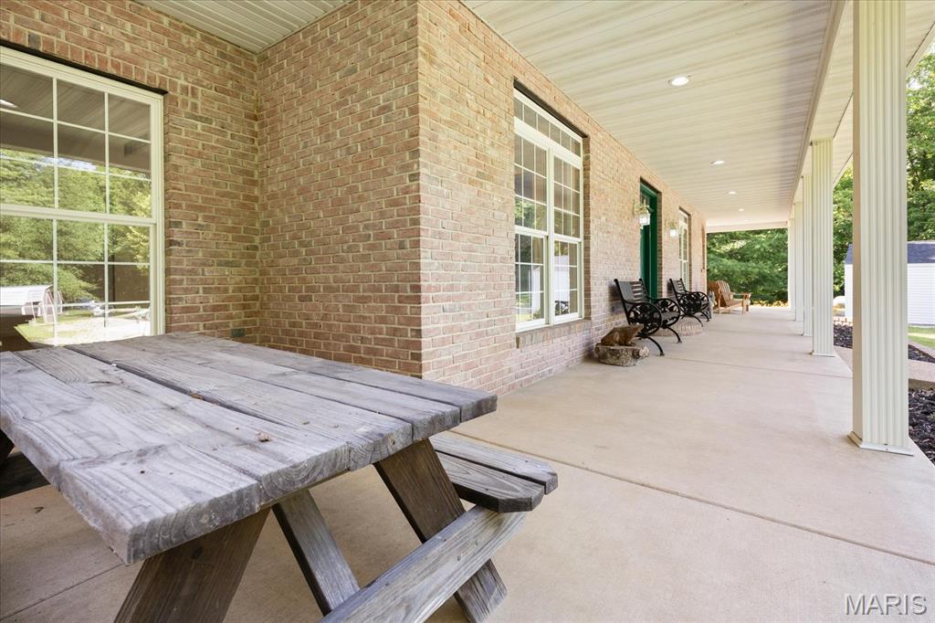 4 Hahn Estate Road Property Photo 7