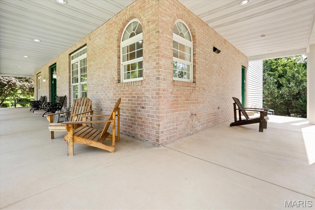 4 Hahn Estate Road Property Photo 8