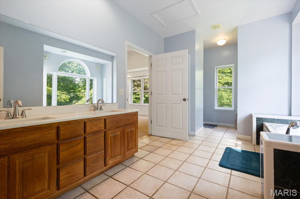 4 Hahn Estate Road Property Photo 28