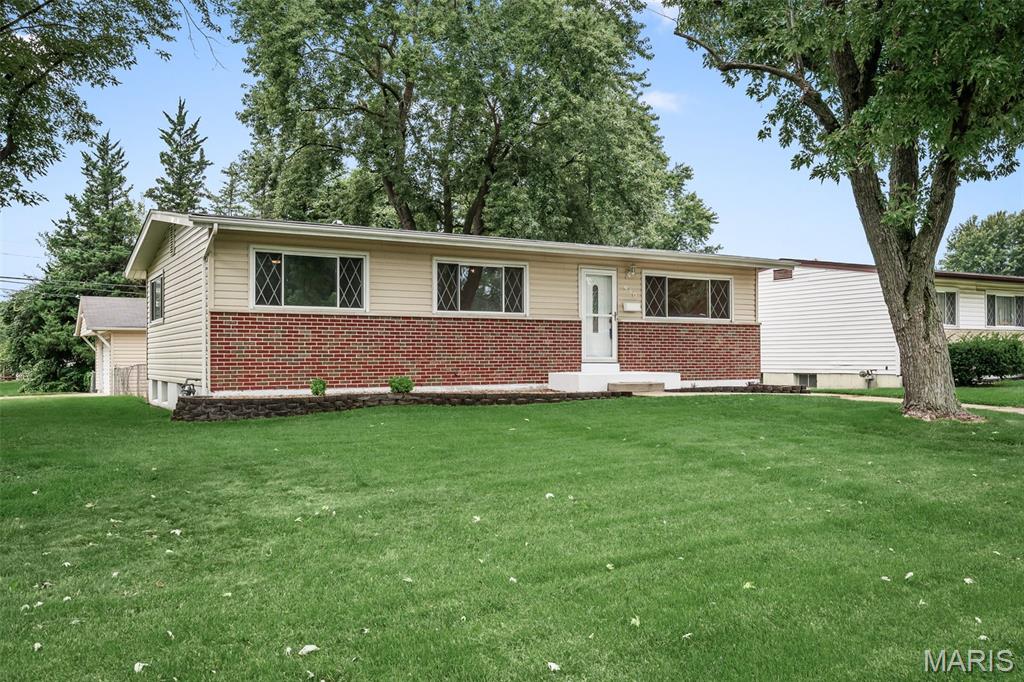 950 Kostka Lane Property Photo 1