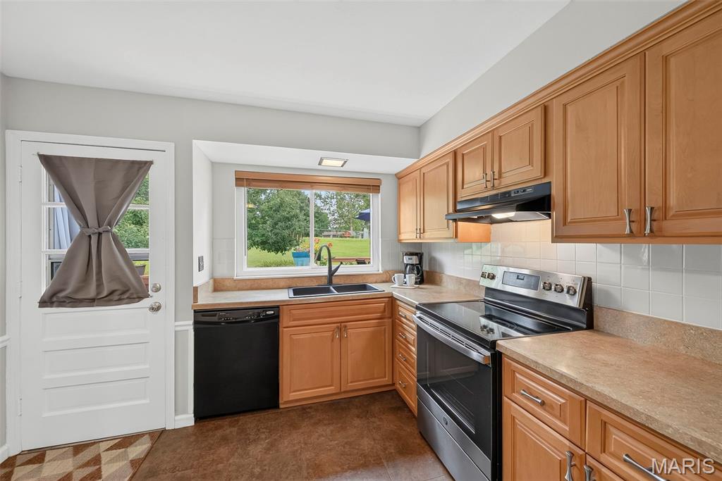 802 Sherwick Terrace Property Photo 12