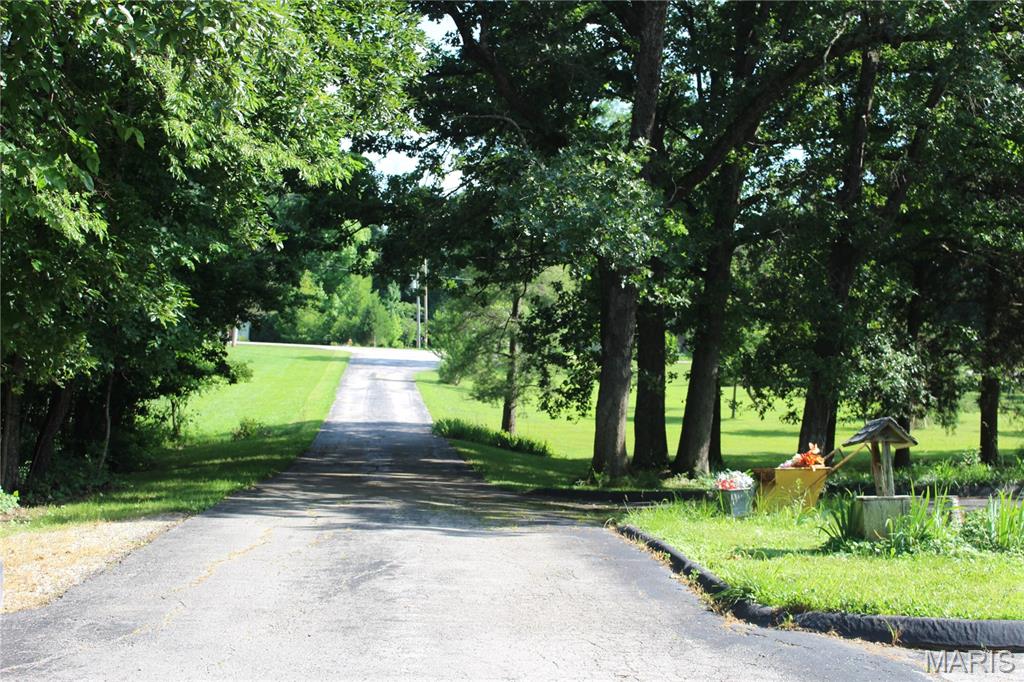 3877 Highway D Property Photo 2