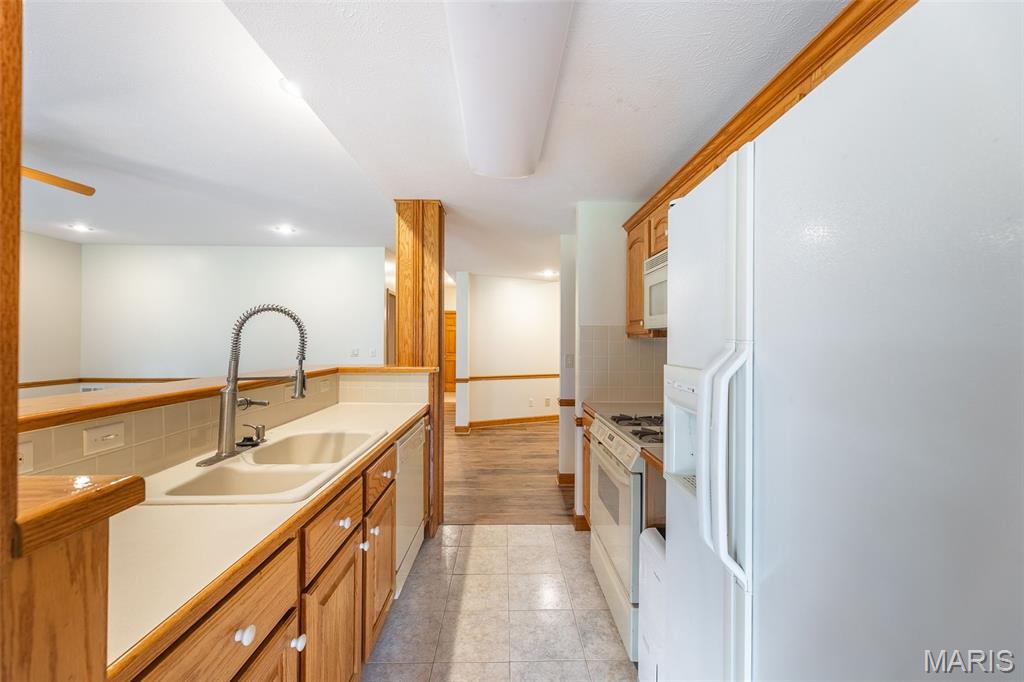 2548 Stone Ridge Drive Property Photo 39