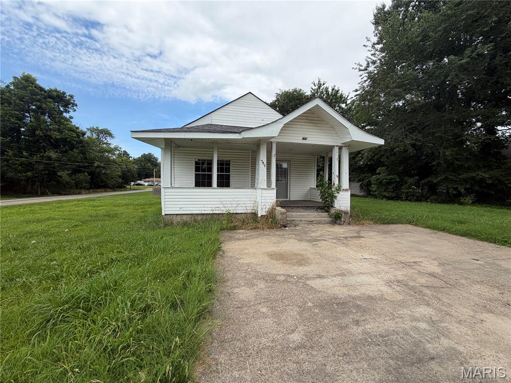 704 S Main Street Property Photo 1