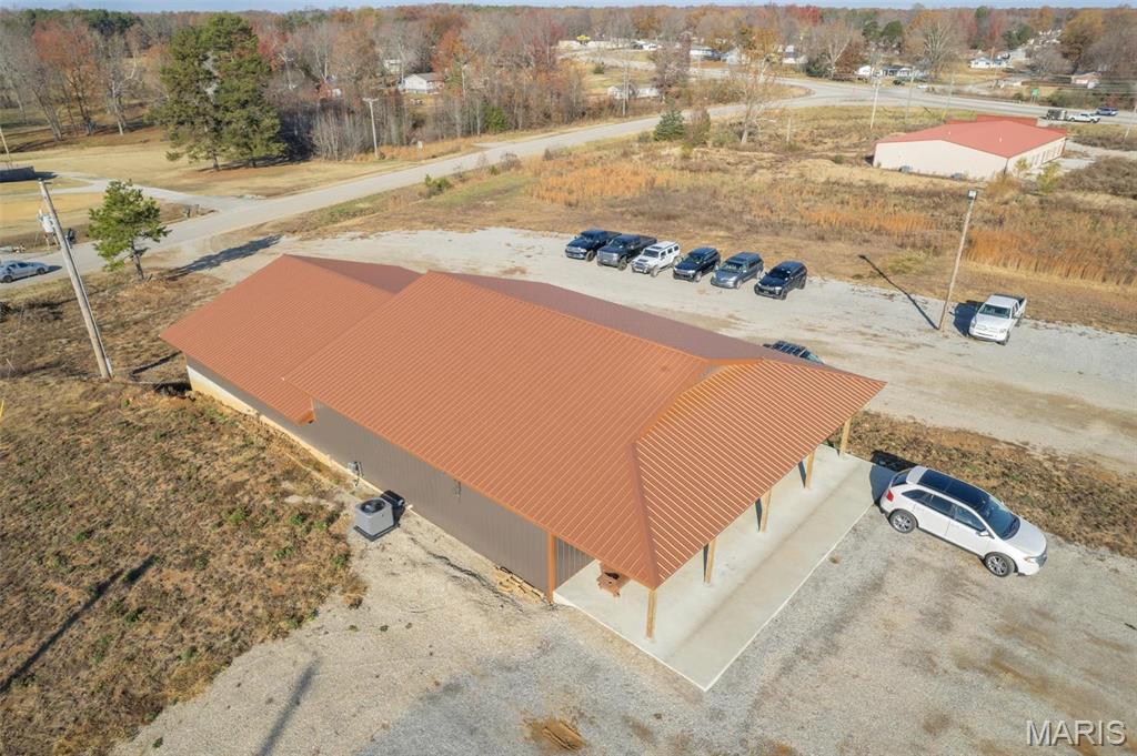 140 W Outer Rd. Property Photo 4