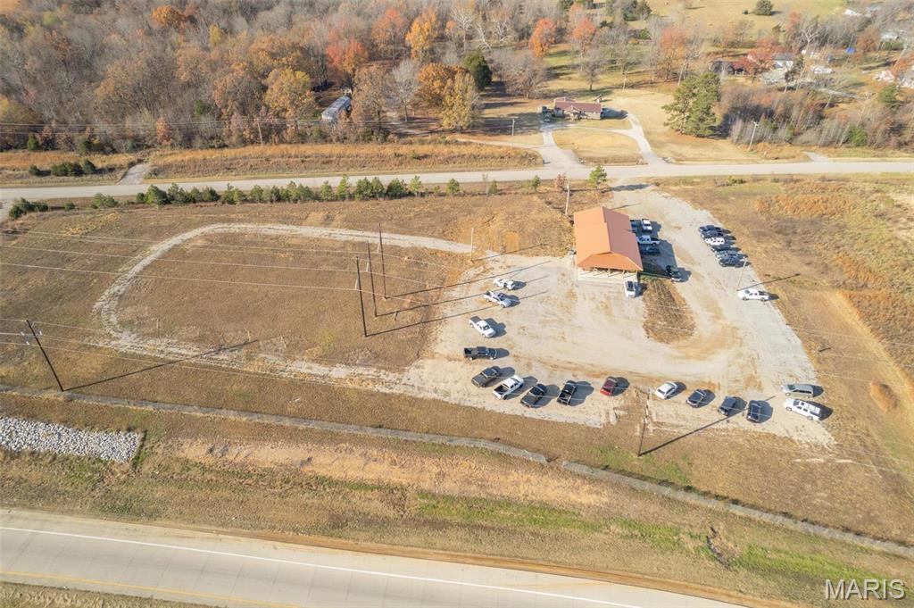 140 W Outer Rd. Property Photo 9