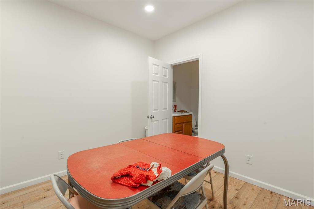 140 W Outer Rd. Property Photo 16