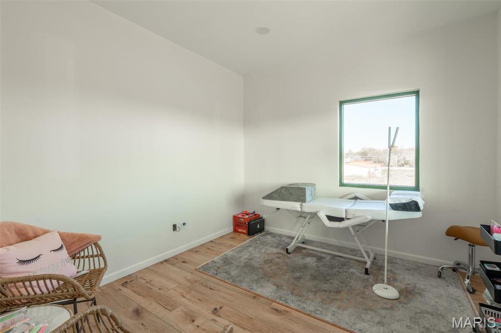 140 W Outer Rd. Property Photo 21