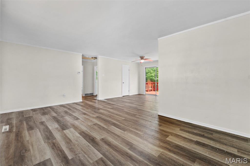 9123 Summit Drive Property Photo 3
