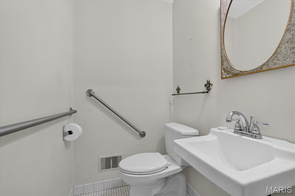 621 Windrush Drive Property Photo 12