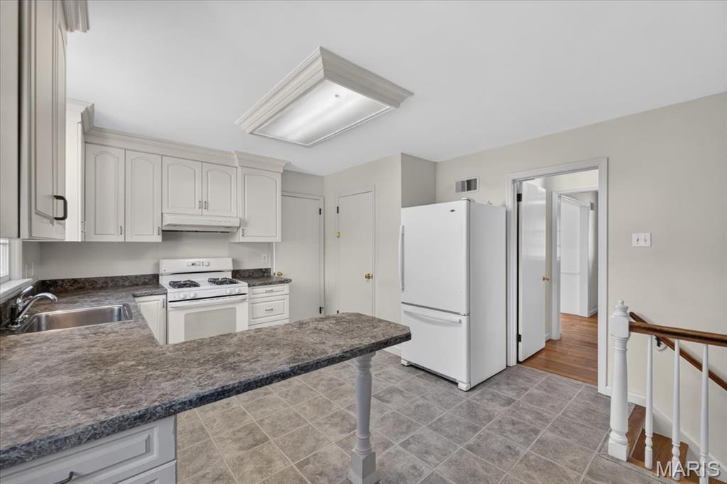 621 Windrush Drive Property Photo 15