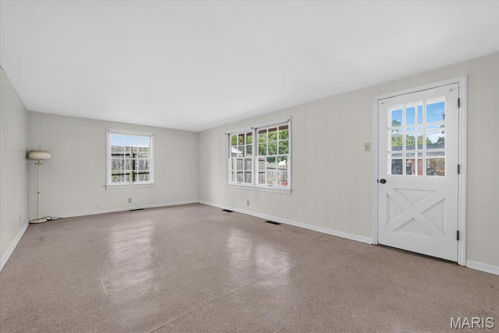 621 Windrush Drive Property Photo 28