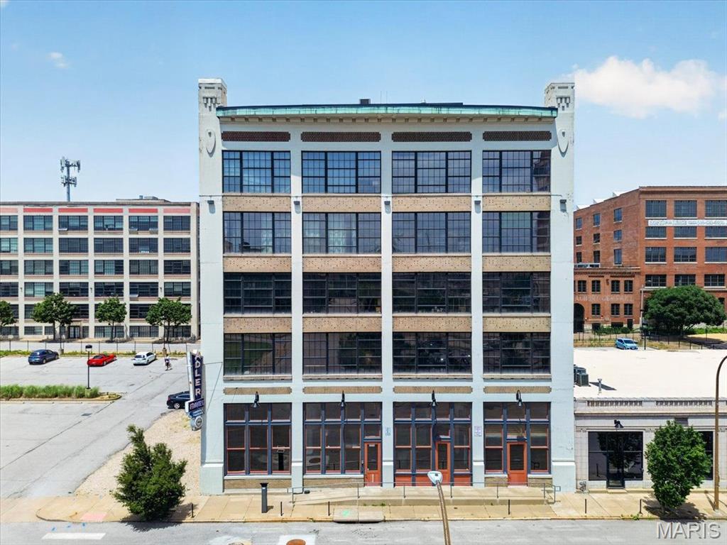2035 Washington Avenue 202 Property Photo 1