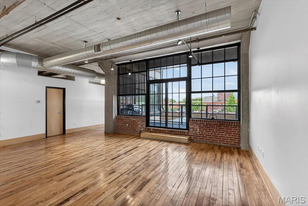 2035 Washington Avenue 202 Property Photo 12