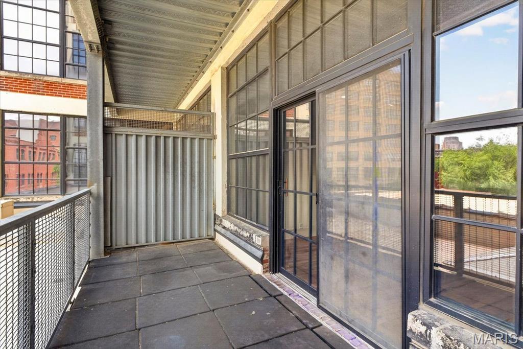 2035 Washington Avenue 202 Property Photo 21