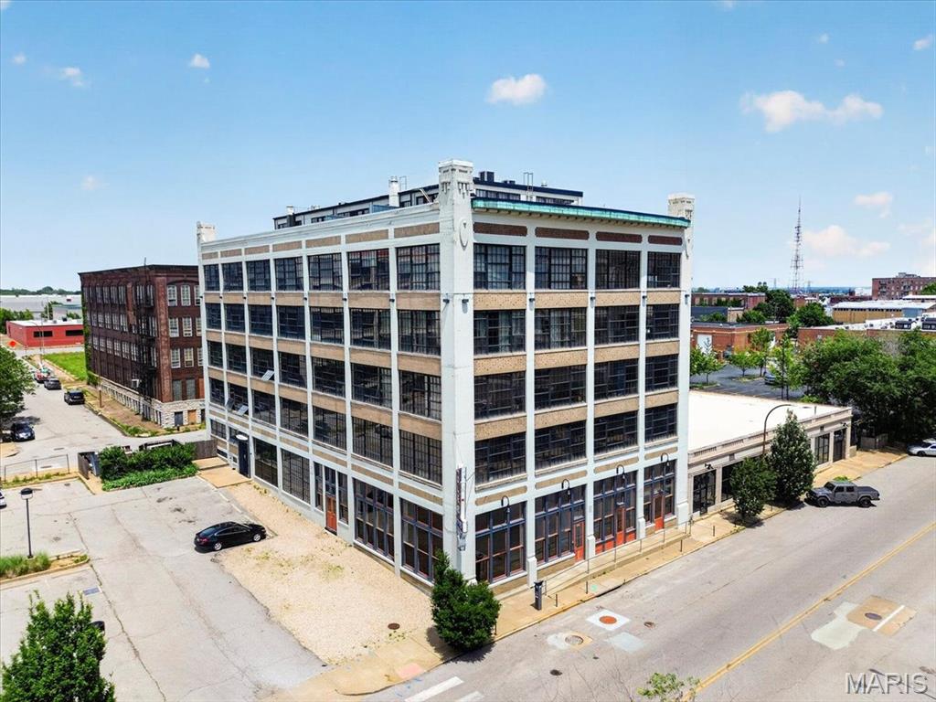 2035 Washington Avenue 202 Property Photo 24