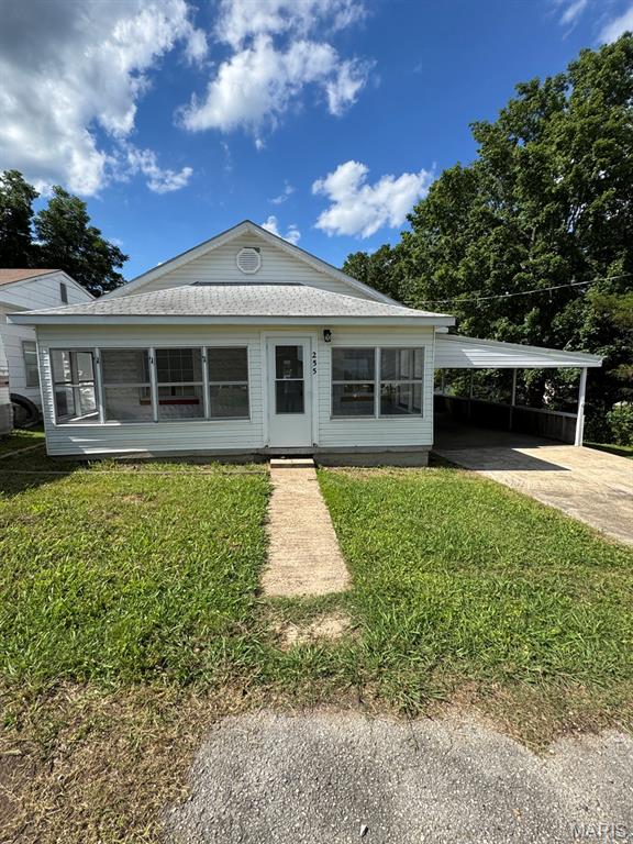 255 W Reed Avenue Property Photo 1