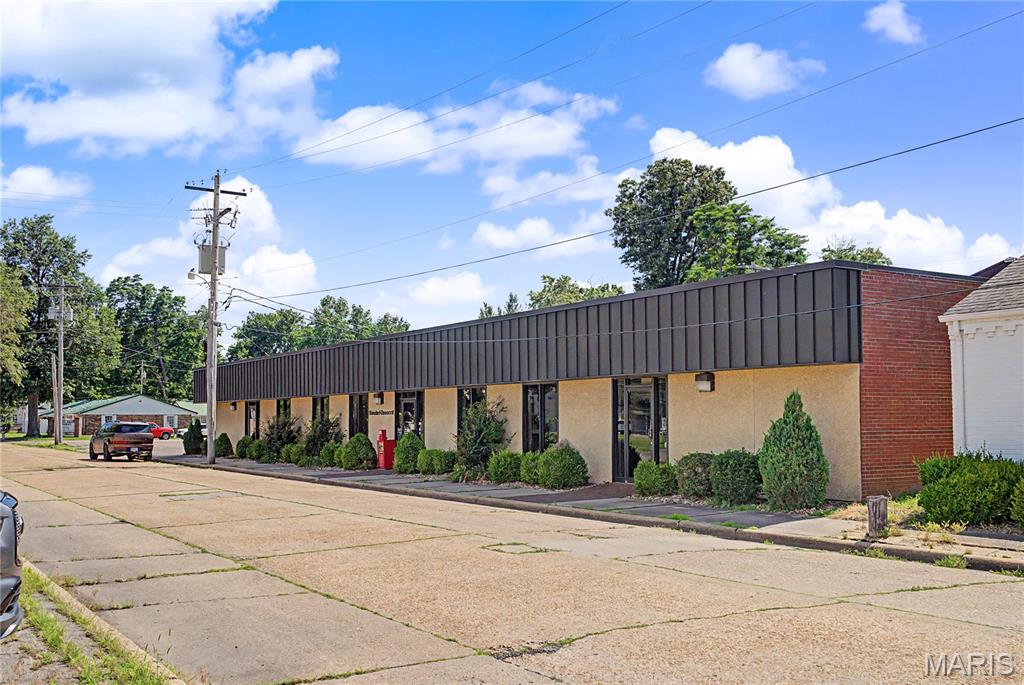 205 S New Madrid Street