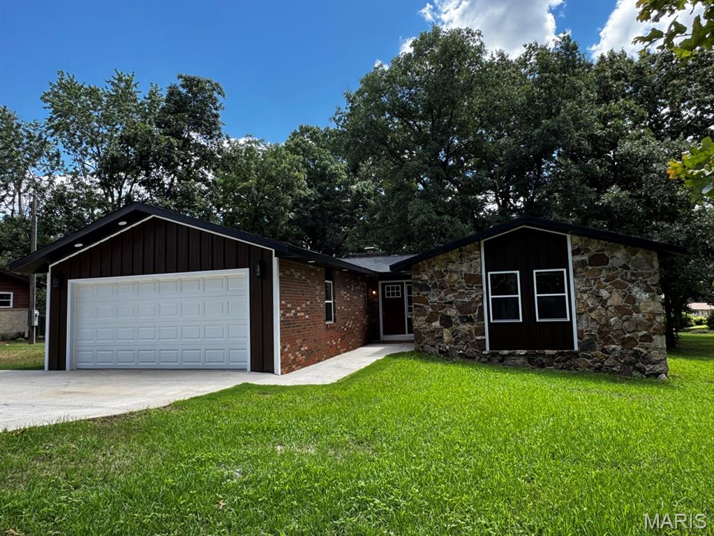 2818 Windwood Drive Property Photo 2