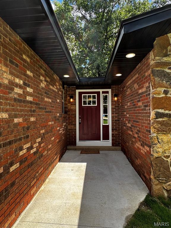 2818 Windwood Drive Property Photo 3