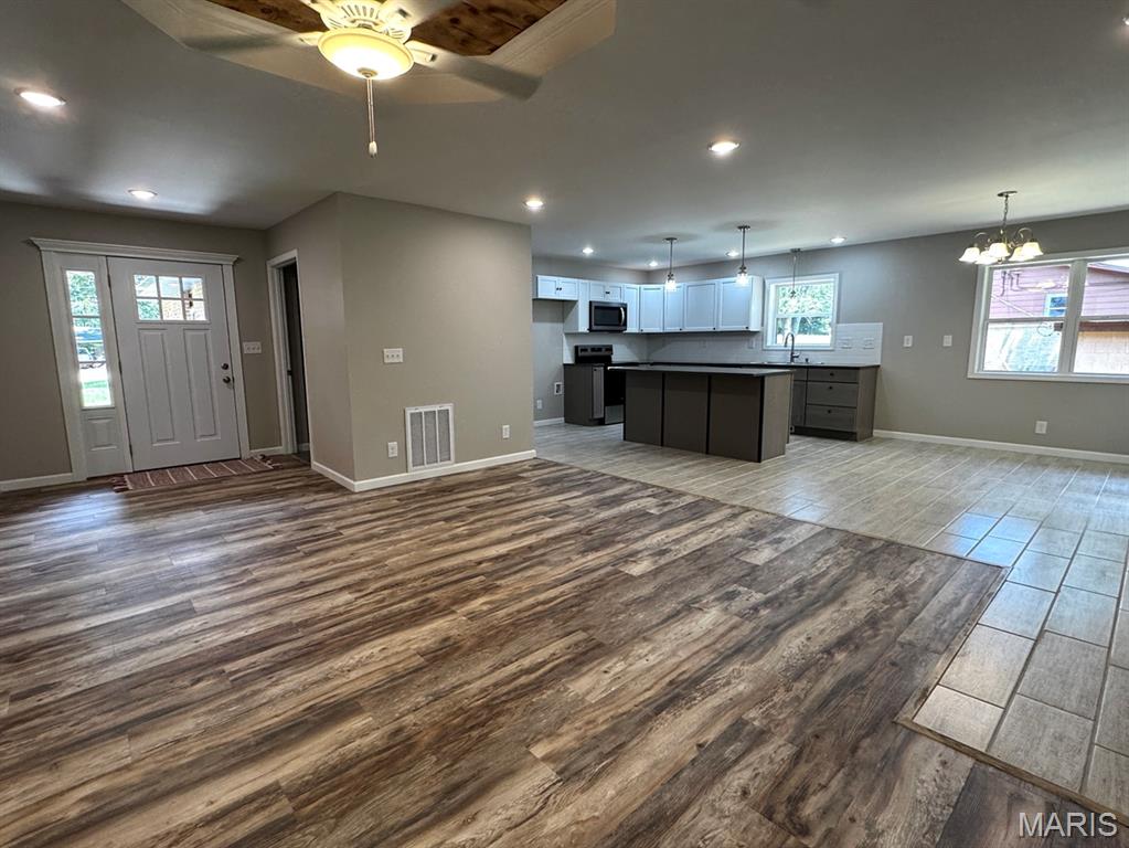 2818 Windwood Drive Property Photo 4