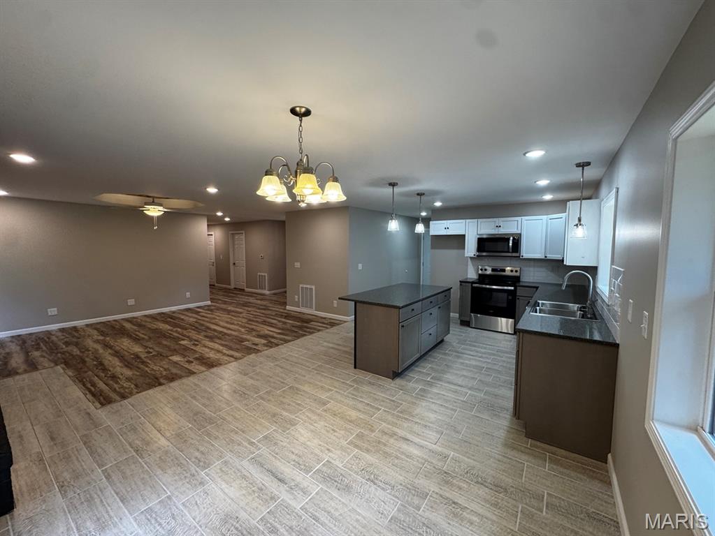 2818 Windwood Drive Property Photo 6