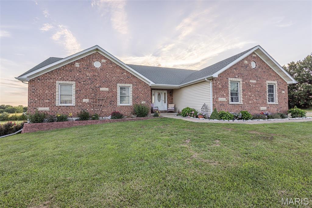 16759 Route E Property Photo 1