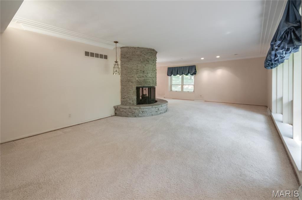 103 Frontenac Forest Property Photo 4