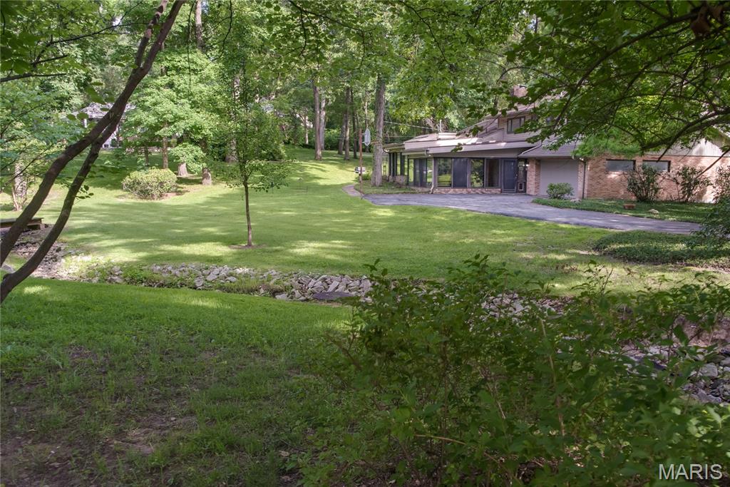 103 Frontenac Forest Property Photo 32
