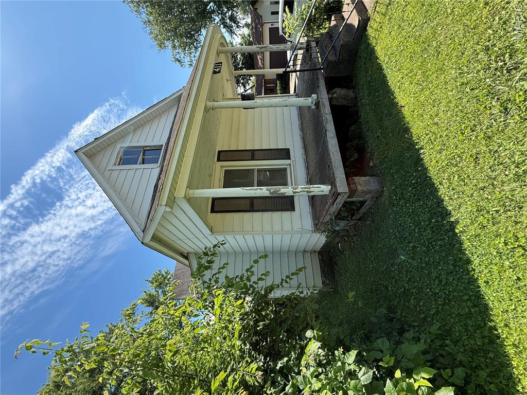 411 E Marvin Property Photo 2