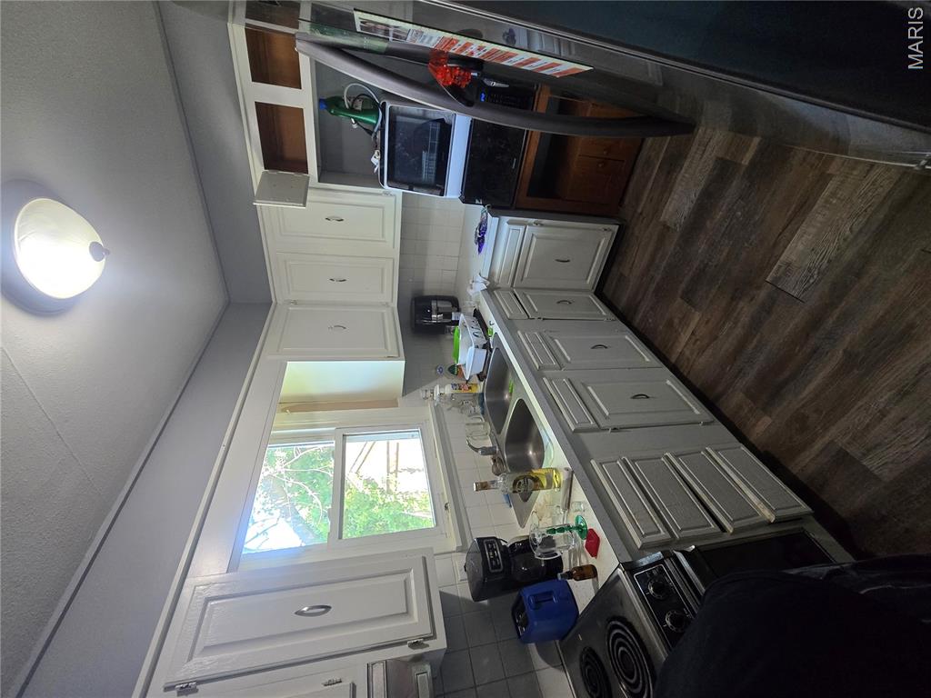 735 E Adams Street Property Photo 17