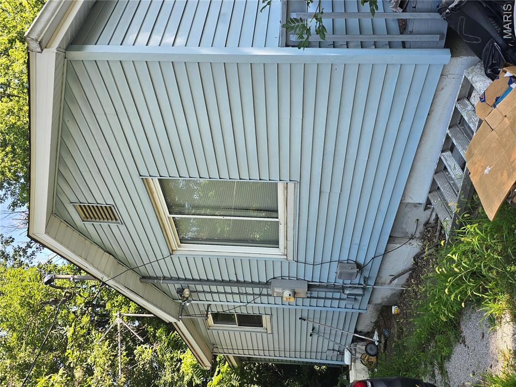 735 E Adams Street Property Photo 20