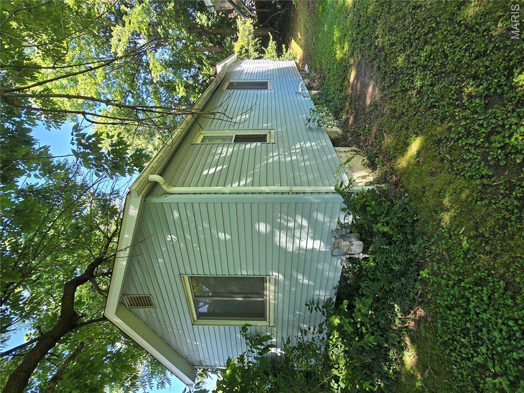 735 E Adams Street Property Photo 23