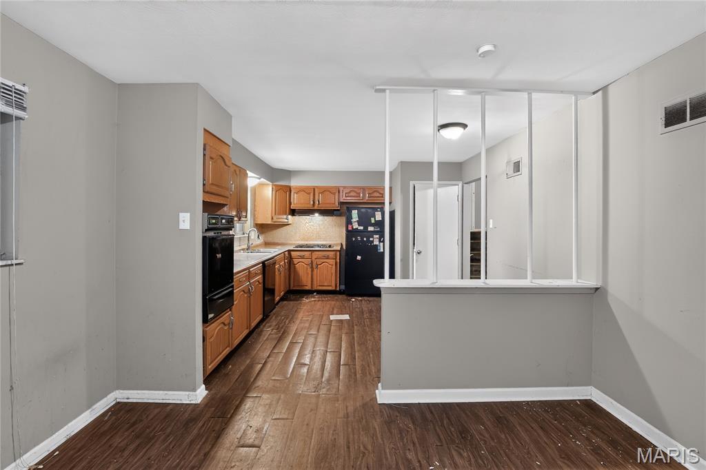 2245 N Elizabeth Avenue Property Photo 6