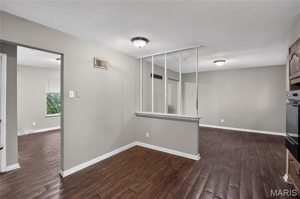 2245 N Elizabeth Avenue Property Photo 8