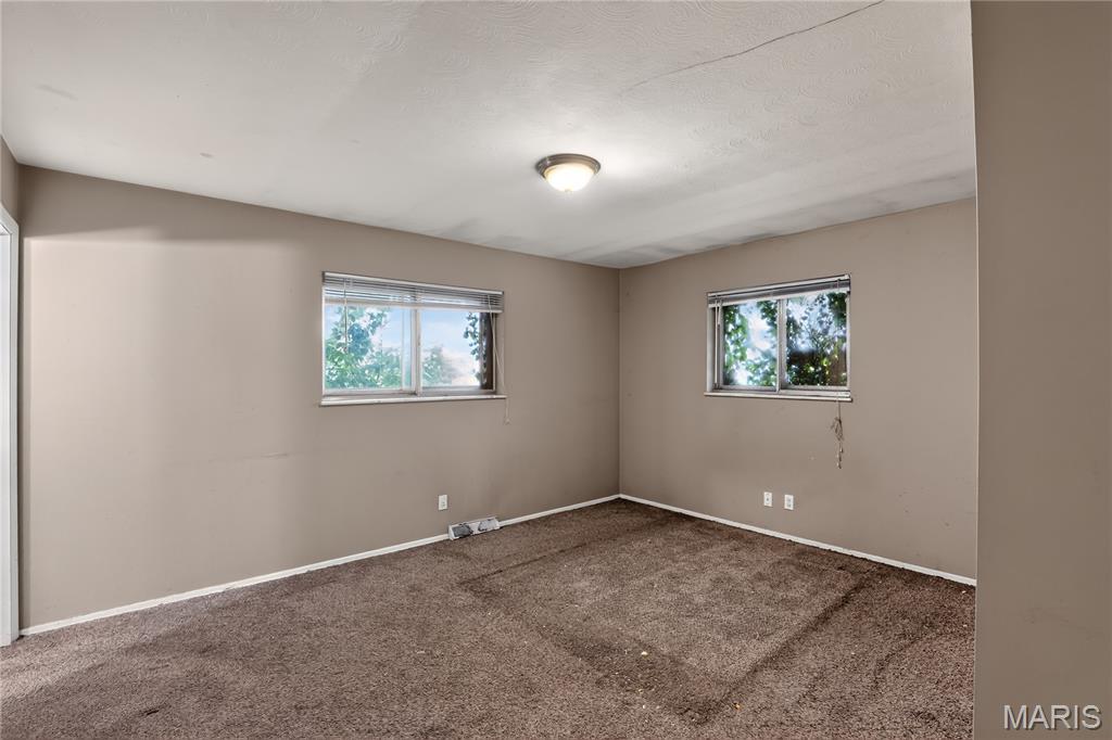 2245 N Elizabeth Avenue Property Photo 14