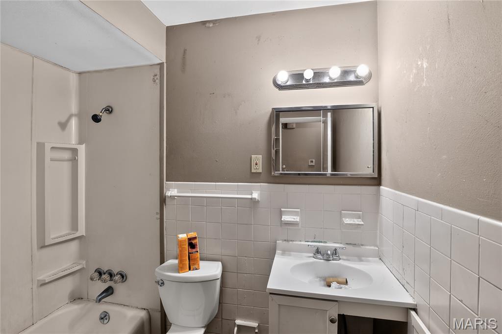 2245 N Elizabeth Avenue Property Photo 15