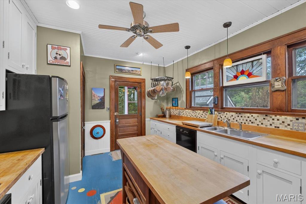 210 Lower Street Property Photo 10