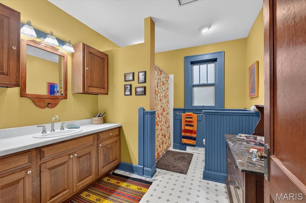210 Lower Street Property Photo 20