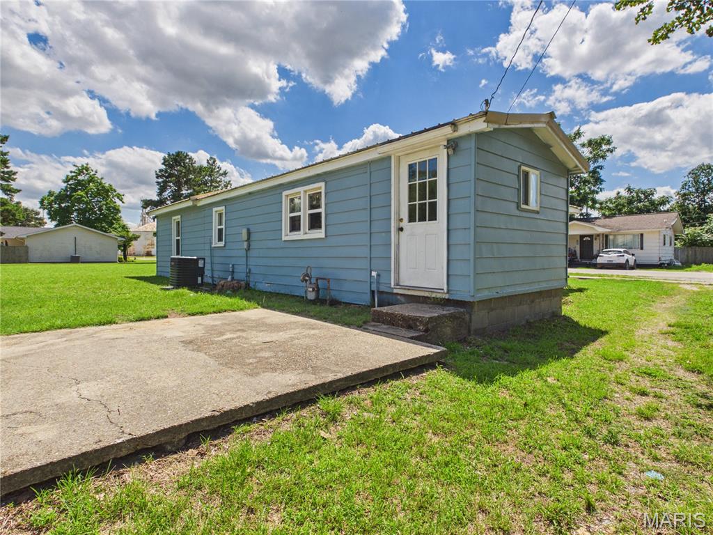 609 N Miller Street Property Photo 7