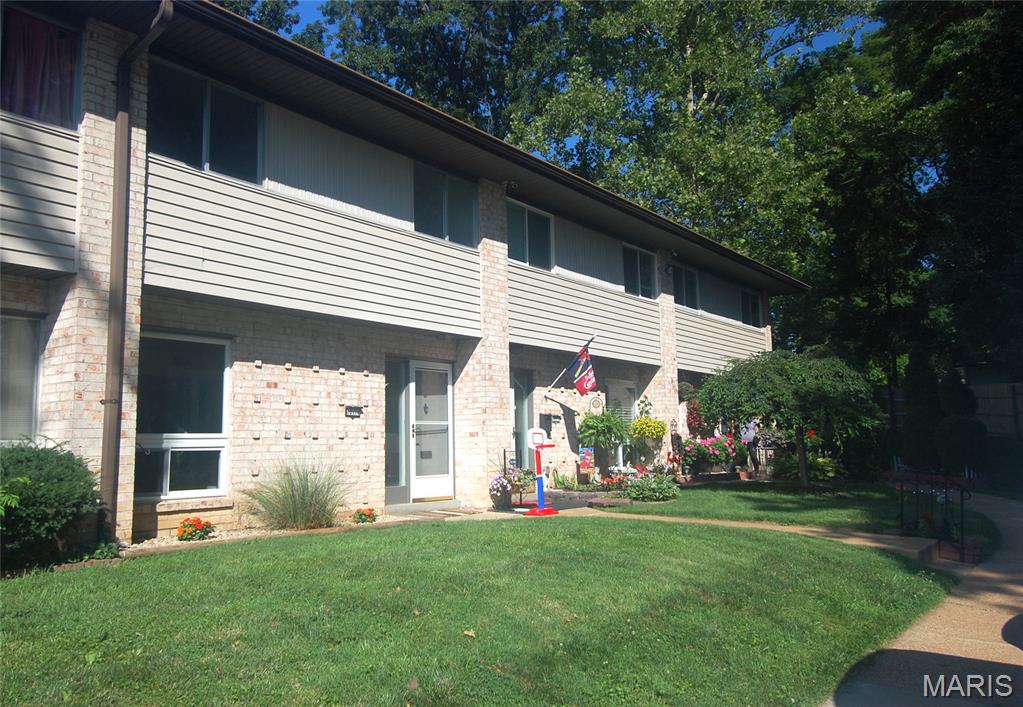 10174 Sakura Drive Property Photo 1