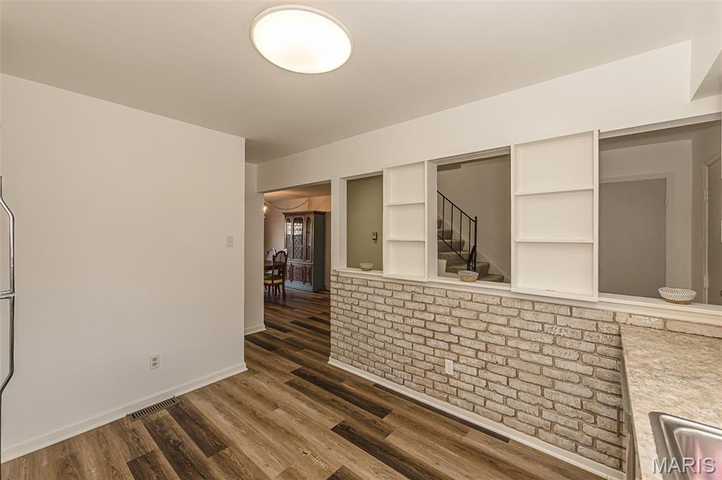 4327 Chateau De Ville Drive Property Photo 9